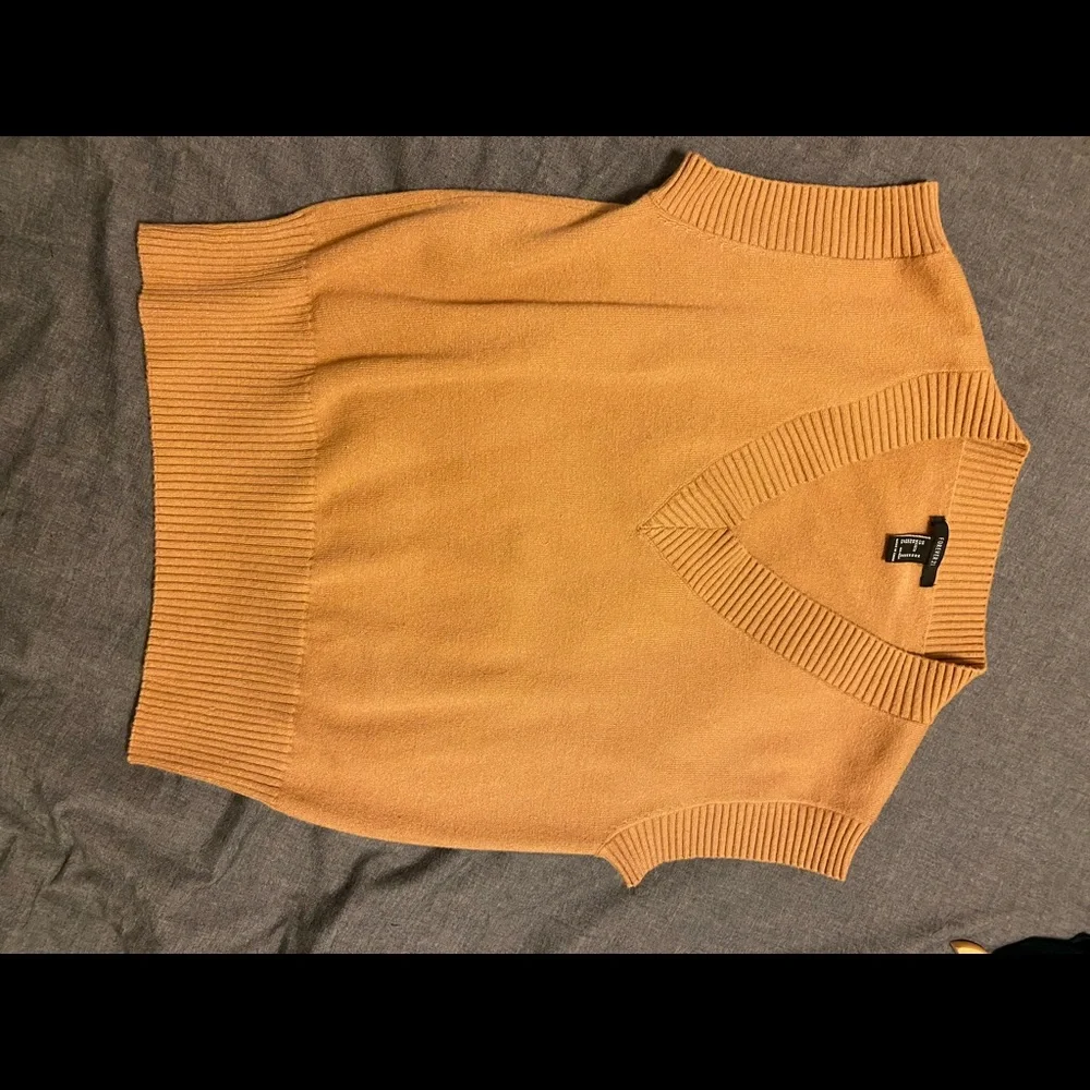 Stylish pull-over - Picture 2 of 4